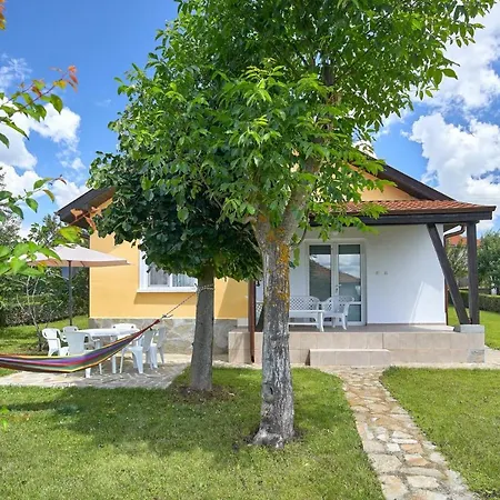 בית נופש Bulgariavilla - Magnolia With Pool *